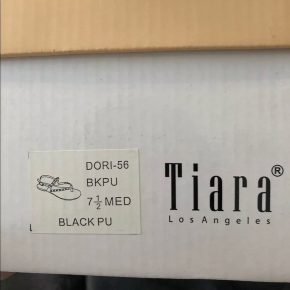 Tiara Studded Sandals Black Size 7.5 NIB - Picture 3 of 3
